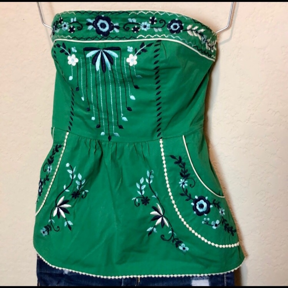 Embroidered strapless top
